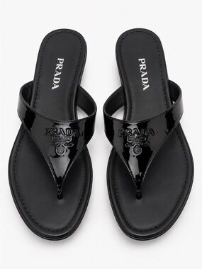 STUNNING! EUC Prada Black Patent Leather Logo Thong Sandals - Women's Sz:37
